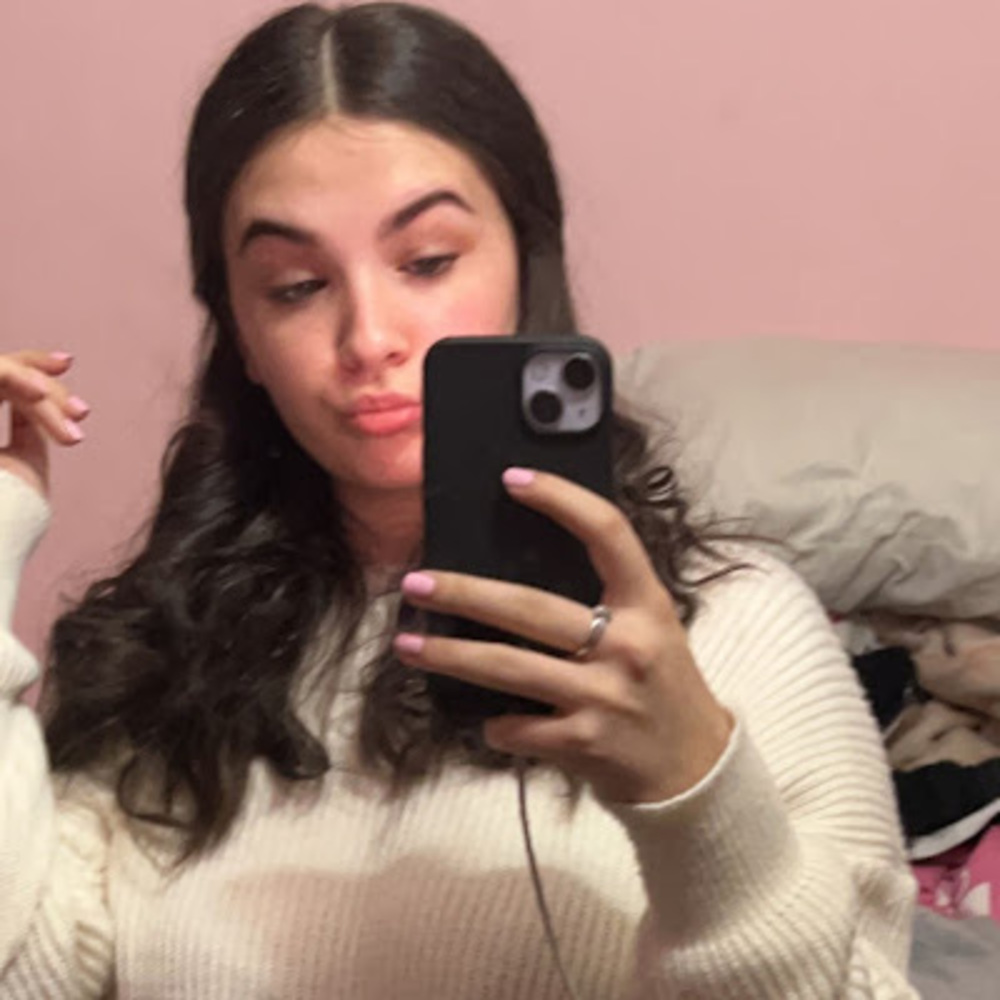 Meet your Posher, Gabriella